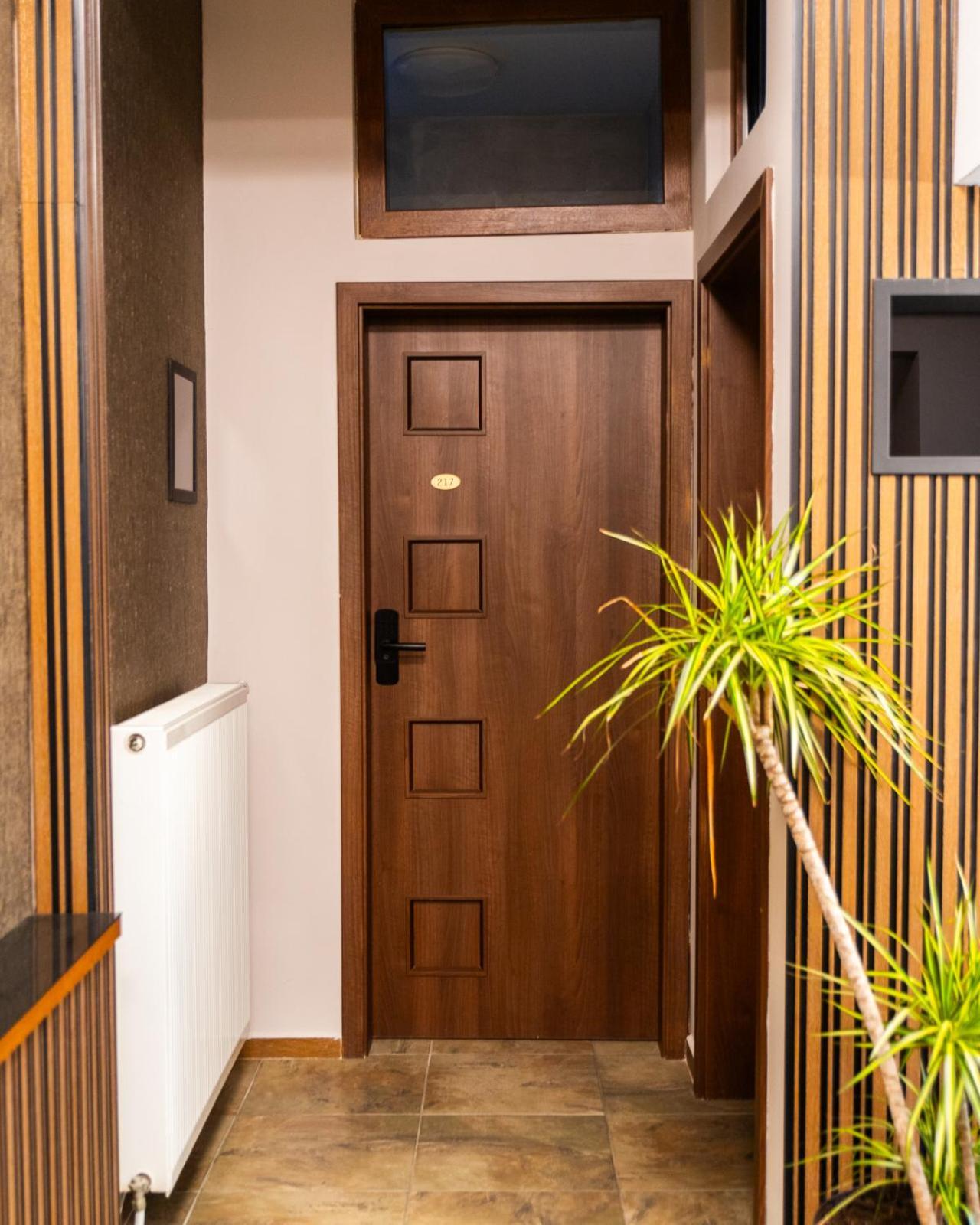 Hotel Albes プリズレン エクステリア 写真