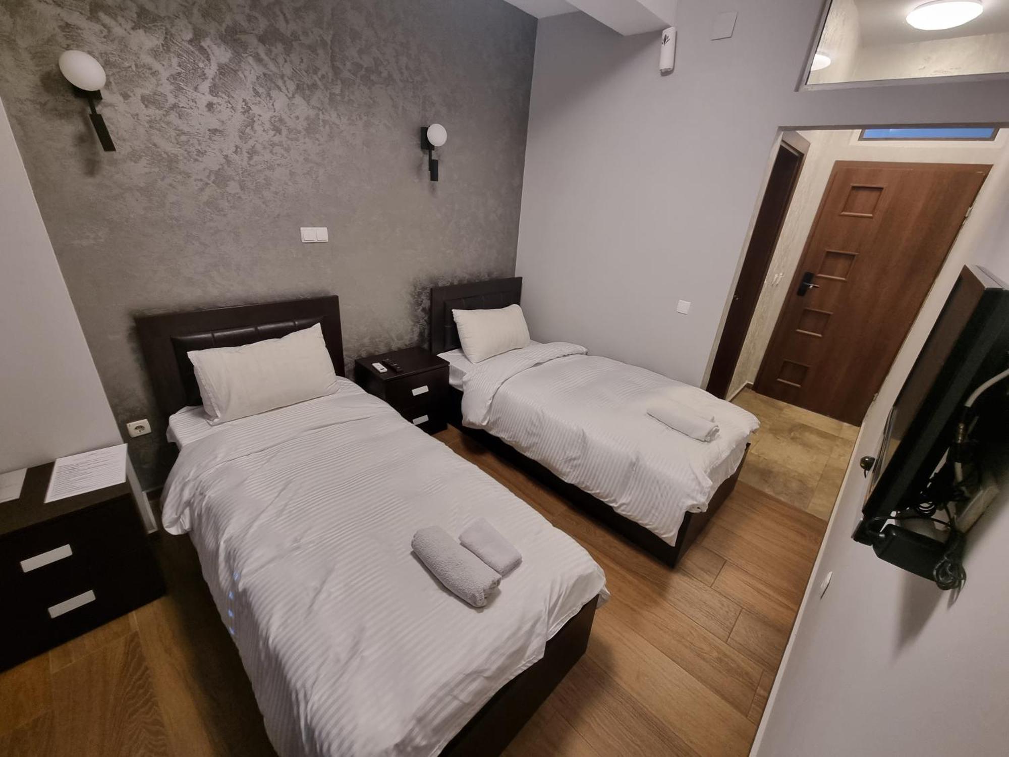 Hotel Albes プリズレン エクステリア 写真