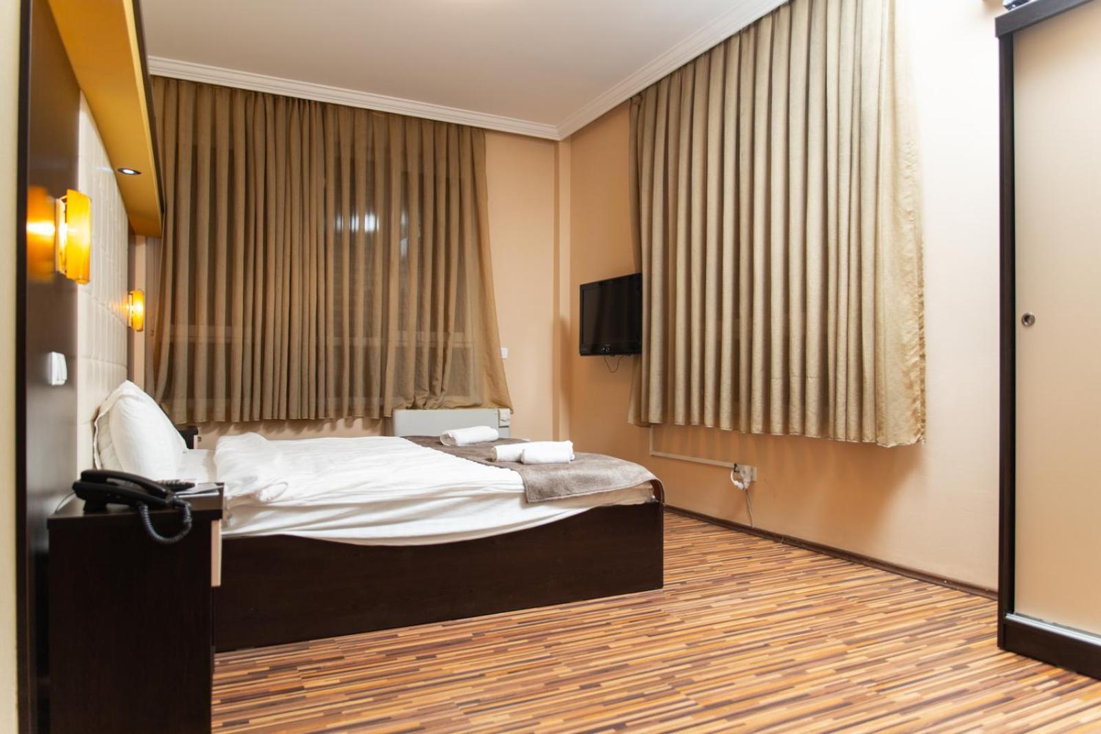 Hotel Albes プリズレン エクステリア 写真